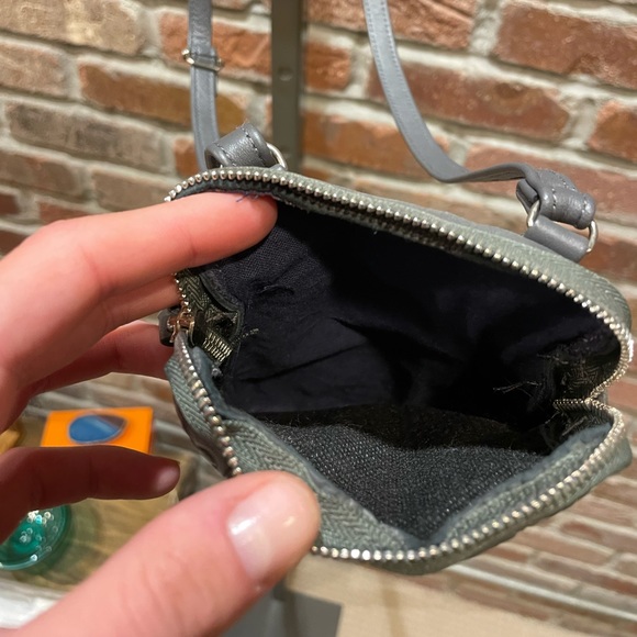 Grey leather crossbody - Picture 3 of 4